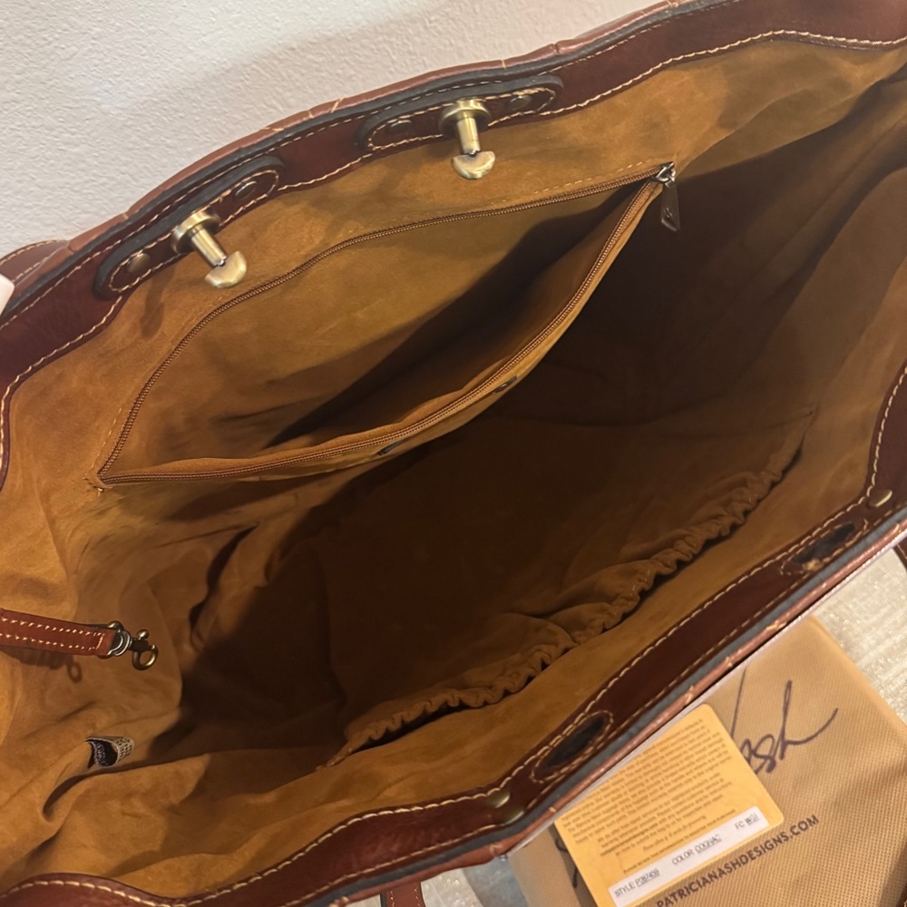 🔥New With Tags!! Beautiful Patricia Nash new Brown Italian  Leather Tote Bag🔥 - Picture 7 of 9